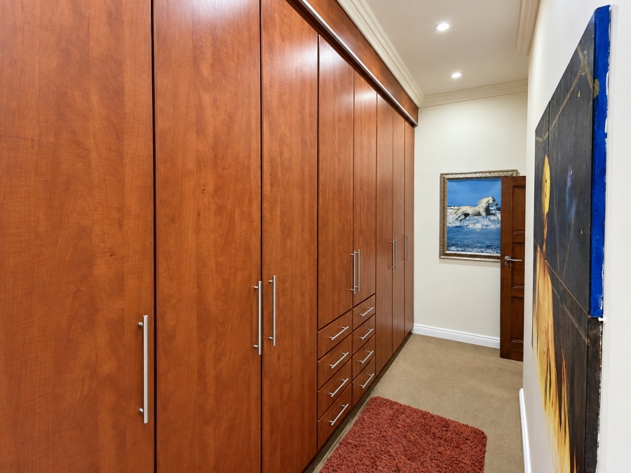 5 Bedroom Property for Sale in Kingswood Golf Estate Western Cape